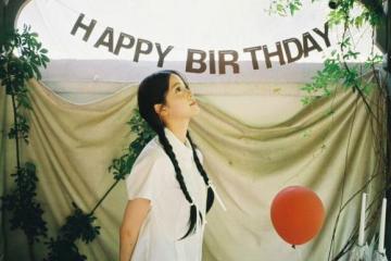 欧阳娜娜23岁生日云端庆祝 微博晒照分享成长喜悦