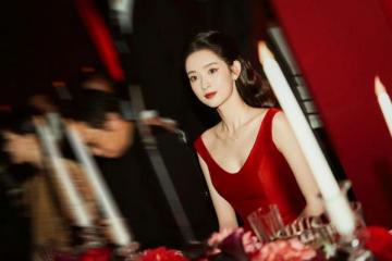 王玉雯上海出席电影活动 明媚红裙尽显优雅魅力